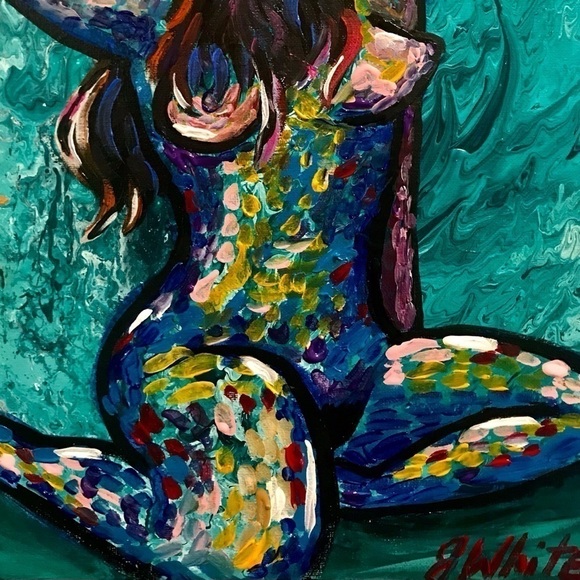 The Cropped Lady - Picture 3 of 3